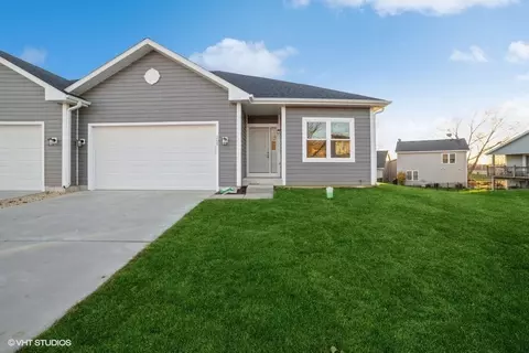 205 Julie Ln, Hampshire, IL 60140
