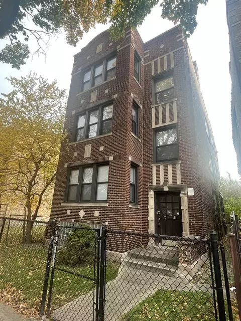 7821 S Yates Blvd, Chicago, IL 60649