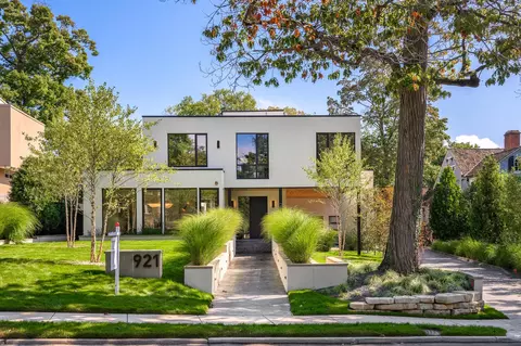 921 Sheridan Rd, Glencoe, IL 60022