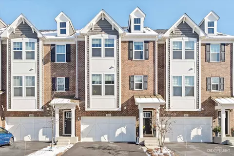 943 Coletta Cir, Naperville, IL 60563