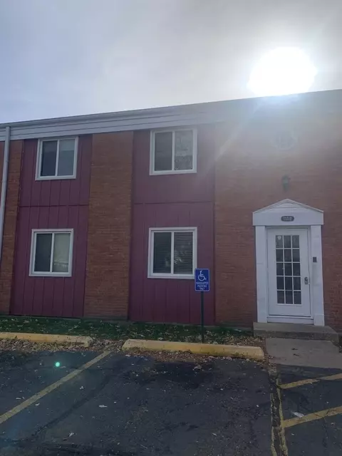 1371 Monomoy St #B3, Aurora, IL 60506