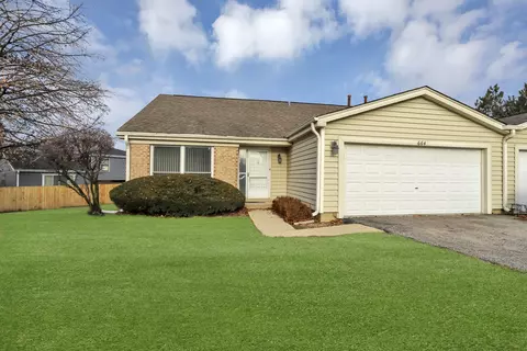 664 Claridge Cir, Hoffman Estates, IL 60169 photo 2
