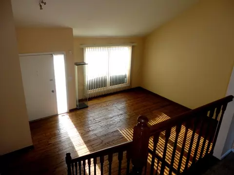 664 Claridge Cir, Hoffman Estates, IL 60169 photo 10