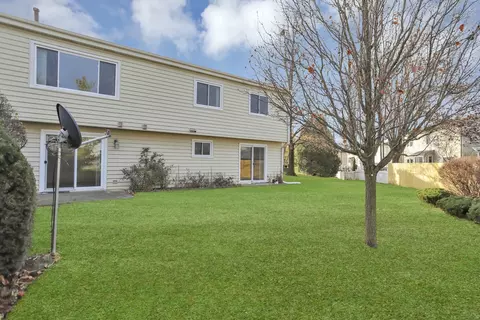 664 Claridge Cir, Hoffman Estates, IL 60169 photo 4