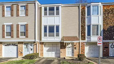 2200 Harwinton Pl, Hoffman Estates, IL 60169