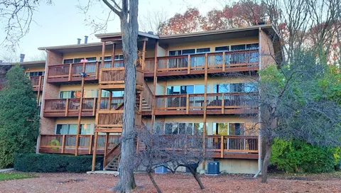5854 Forest View Rd #E, Lisle, IL 60532