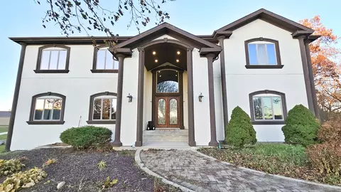 47 W636 Chapman Rd, Hampshire, IL 60140