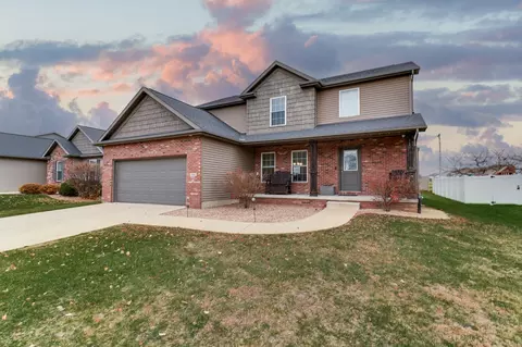 1302 Berkley Rd, Normal, IL 61761