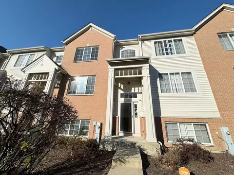 7513 Savoy Ln #E, Bridgeview, IL 60455