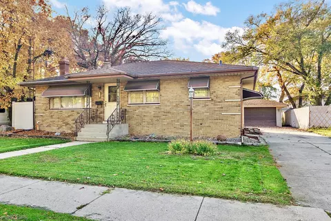 18302 Hickory St, Lansing, IL 60438