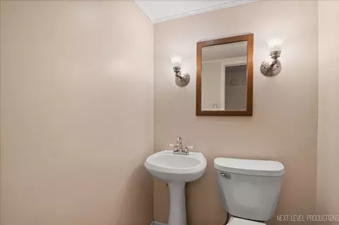 515 Hillcrest Blvd, Hoffman Estates, IL 60169 photo 23