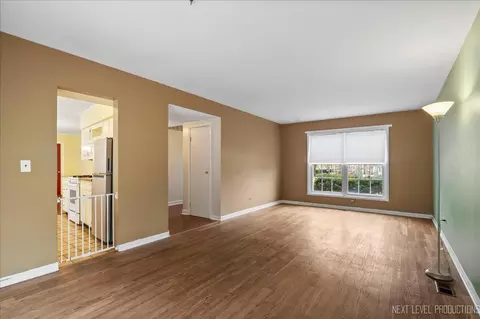 515 Hillcrest Blvd, Hoffman Estates, IL 60169 photo 3