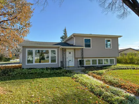 331 N Emerald Ave, Mundelein, IL 60060