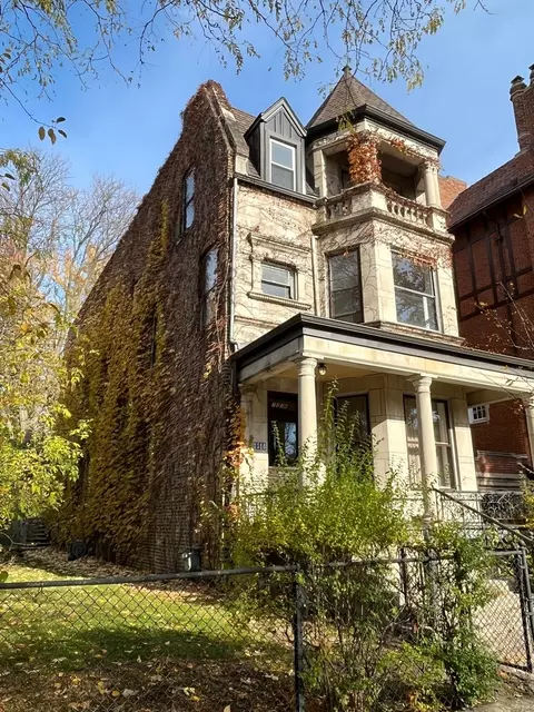 1316 E Madison Park Ave, Chicago, IL 60615 photo 2