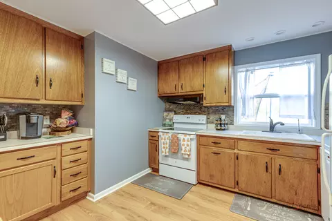 612 N Kent Rd, Mchenry, IL 60051 photo 6