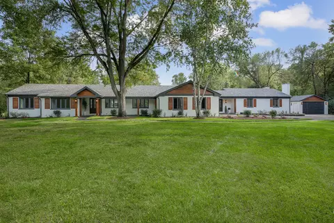 34 W023 White Thorne Rd, Wayne, IL 60184