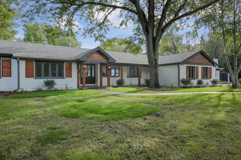34 W023 White Thorne Rd, Wayne, IL 60184 photo 3