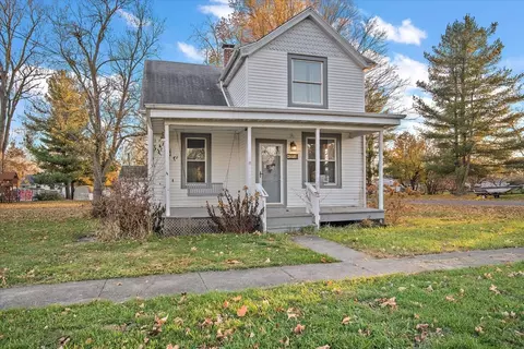 298 W Jefferson St, El Paso, IL 61738