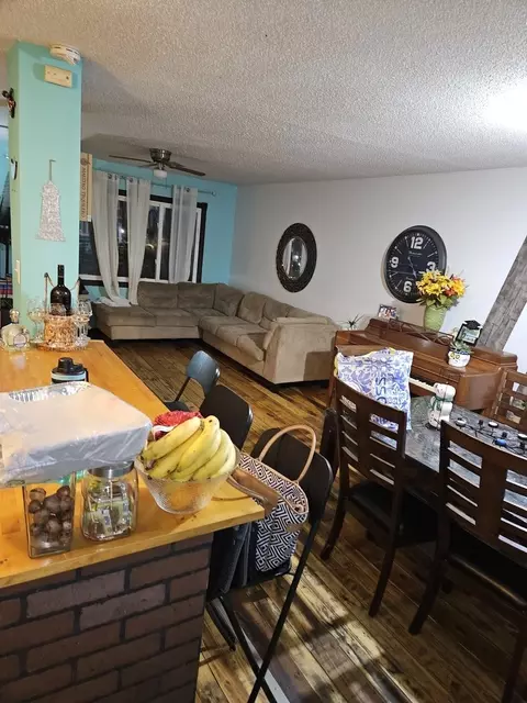 345 Appling Ln, Bolingbrook, IL 60440 photo 3