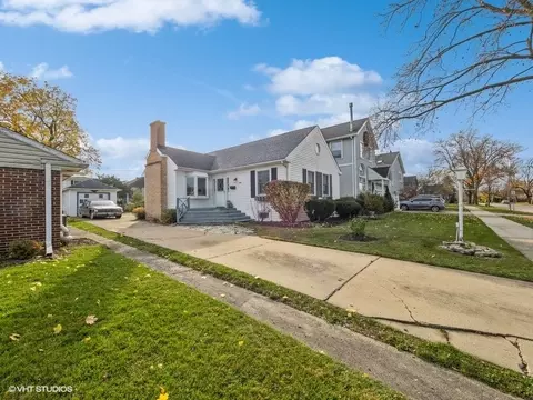 983 North Ave, Des Plaines, IL 60016 photo 2