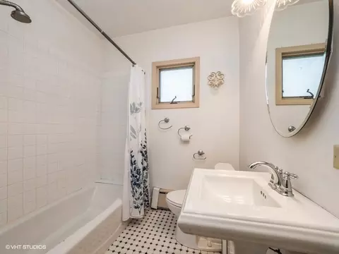 983 North Ave, Des Plaines, IL 60016 photo 13