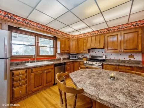 983 North Ave, Des Plaines, IL 60016 photo 10