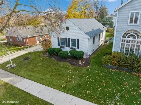983 North Ave, Des Plaines, IL 60016 photo 25