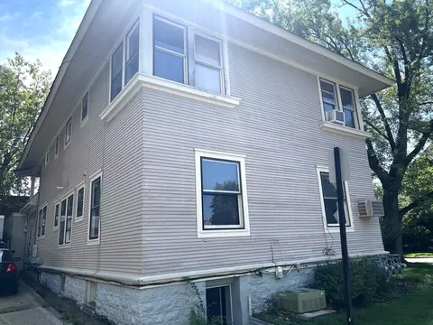 316 Division St, Elgin, IL 60120 photo 4