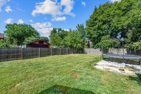 620 Orange St, Elgin, IL 60123 photo 24
