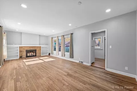 620 Orange St, Elgin, IL 60123 photo 8