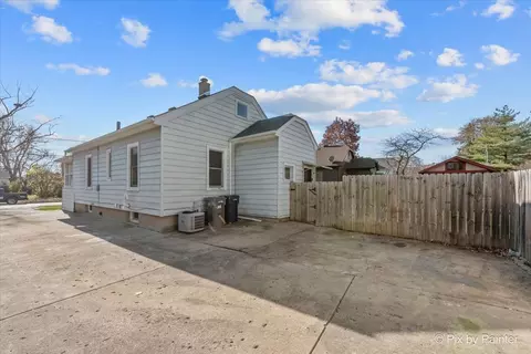 620 Orange St, Elgin, IL 60123 photo 30