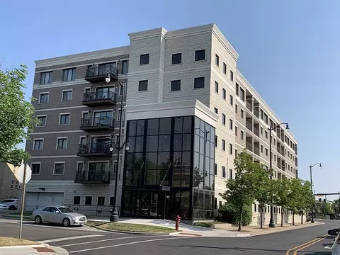 8828 Niles Center Rd #502, Skokie, IL 60077
