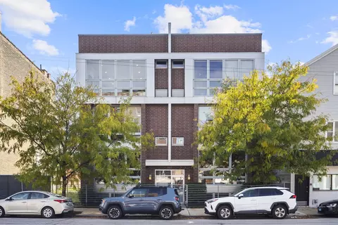 1327 W Grand Ave #3E, Chicago, IL 60642