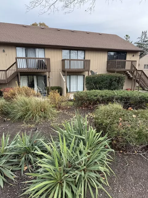 29 Jamaica Colony #29-5, Fox Lake, IL 60020