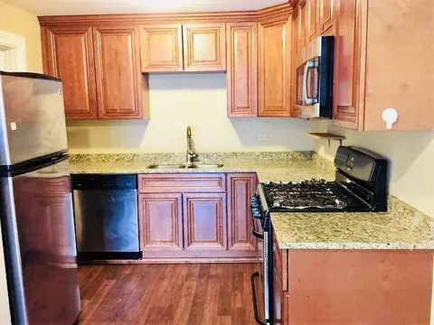 4056 W 58th Pl, Chicago, IL 60629 photo 2