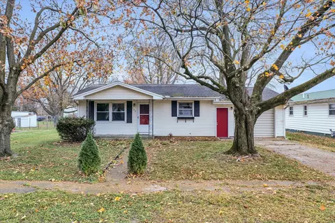 104 Indiana St, Hindsboro, IL 61930