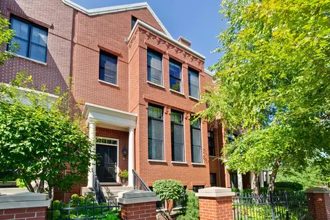 2041 Valor Ct #34, Glenview, IL 60026