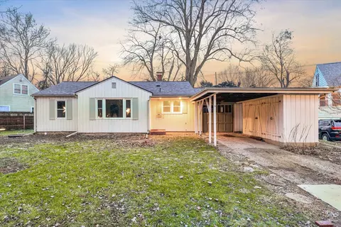 5 Flora Ct, Champaign, IL 61821