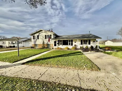 6412 Browns Pkwy, Loves Park, IL 61111