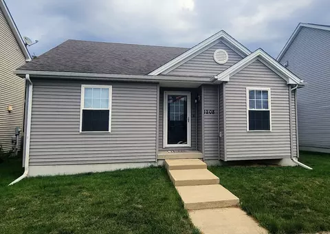 1208 Ogelthorpe Ave, Urbana, IL 61802