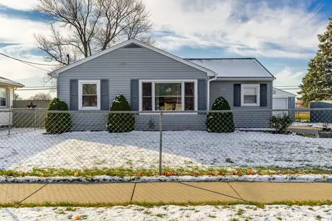 809 Copper Dr, Machesney Park, IL 61115