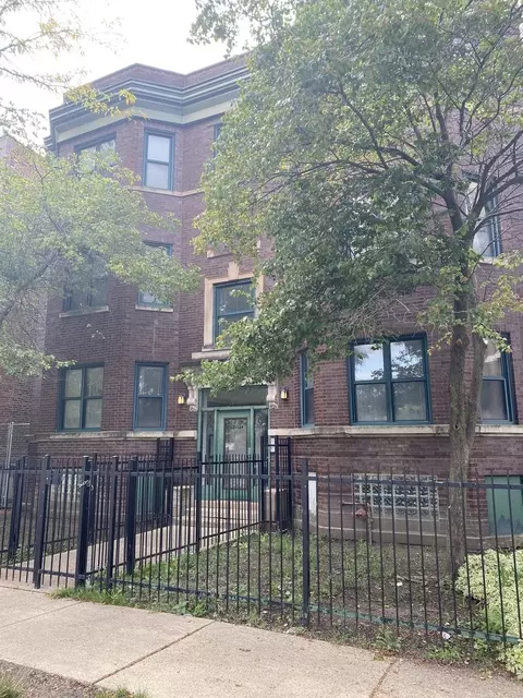 124 N Keeler Ave #2, Chicago, IL 60624