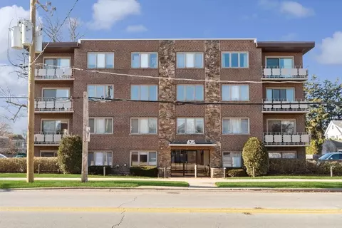 435 Ridge Rd #206, Wilmette, IL 60091