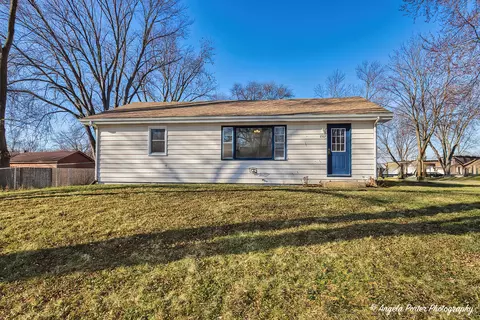 2507 Lilac St, Holiday Hills, IL 60051
