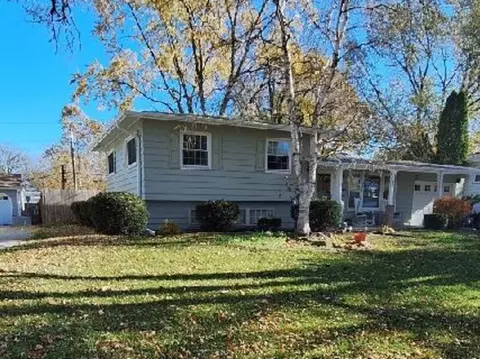 14 S Bereman Rd, Montgomery, IL 60538