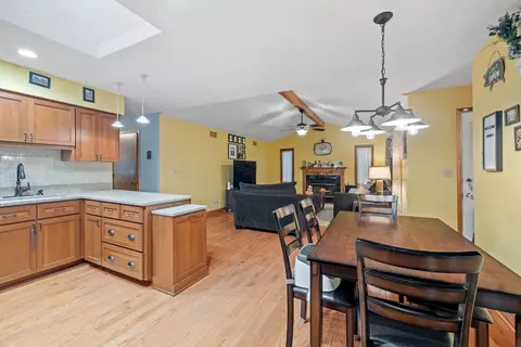 16528 Edgewood Rd, Plainfield, IL 60586 photo 5