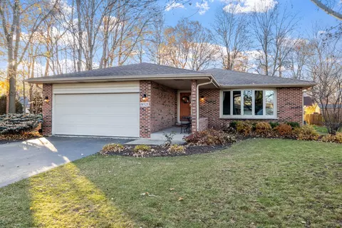 16528 Edgewood Rd, Plainfield, IL 60586