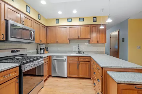 16528 Edgewood Rd, Plainfield, IL 60586 photo 6