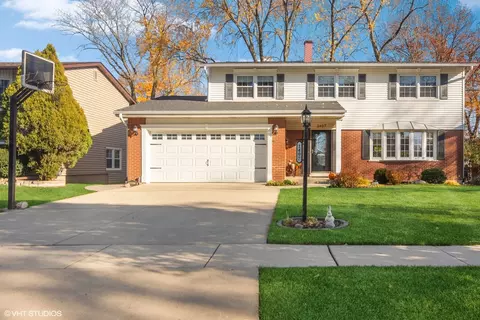 1407 S Fern Dr, Mount Prospect, IL 60056