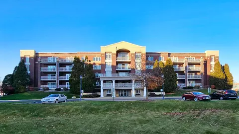 7091 W Touhy Ave #508, Niles, IL 60714